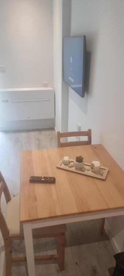 The Hub Gibraltar Apartment Luaran gambar