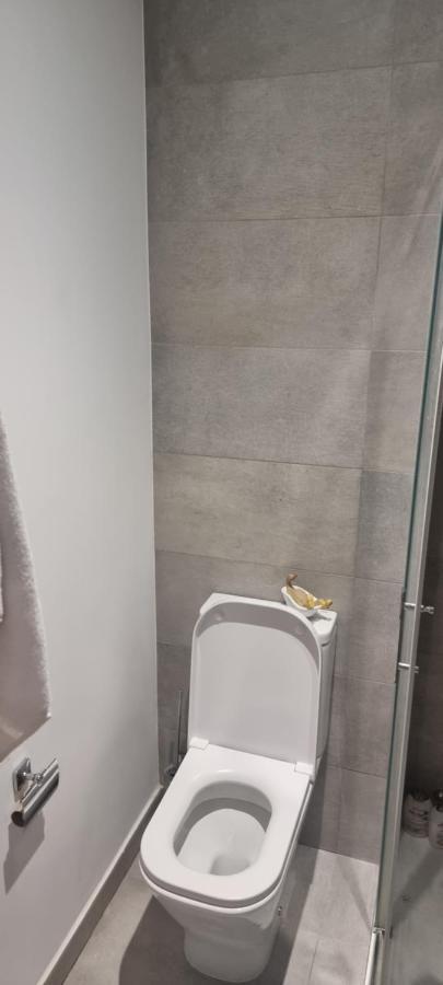 The Hub Gibraltar Apartment Luaran gambar